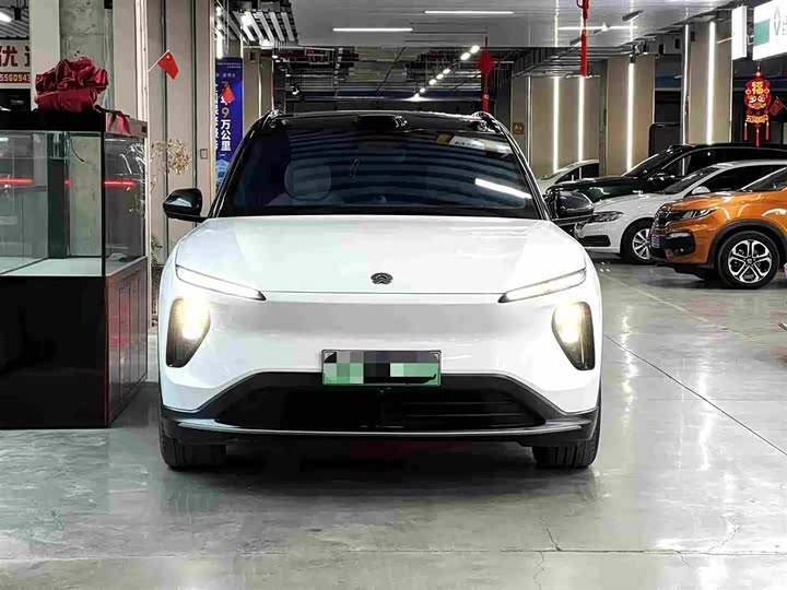 Фото 2 - Nio ES6