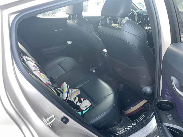 Фото 5 - Toyota C-HR