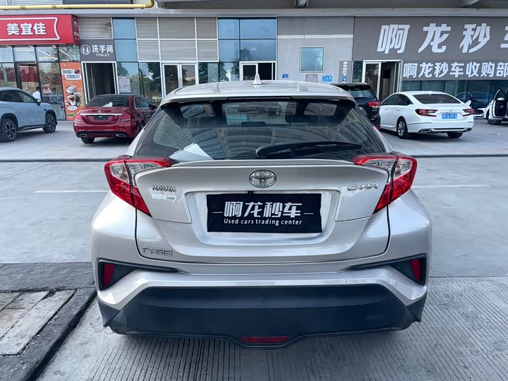 Фото 7 - Toyota C-HR