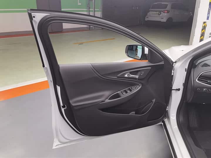 Фото 7 - Chevrolet Malibu XL