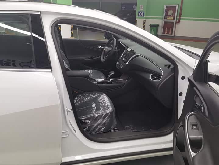 Фото 8 - Chevrolet Malibu XL