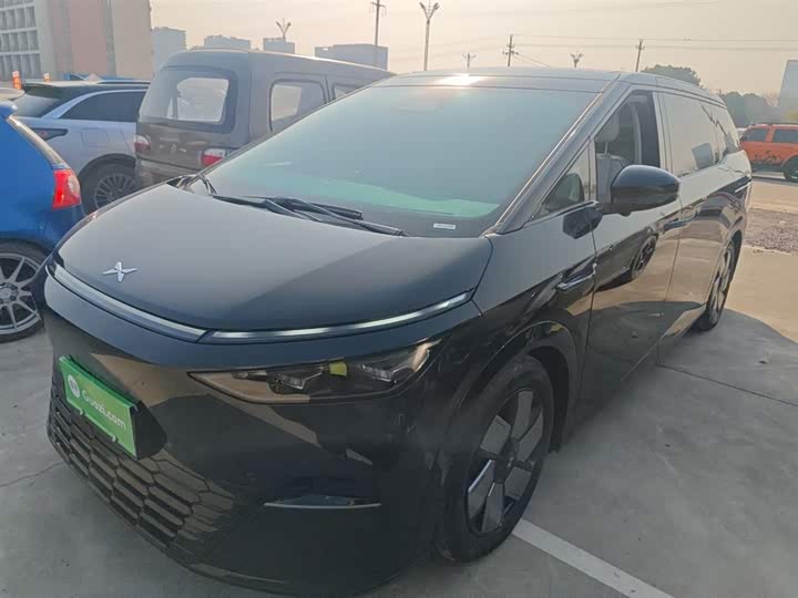 Фото 2 - XPeng X9