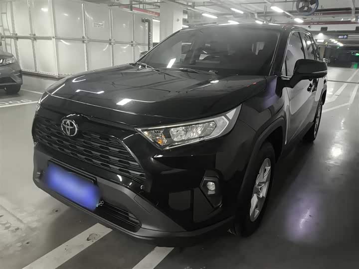 Фото 2 - Toyota RAV4