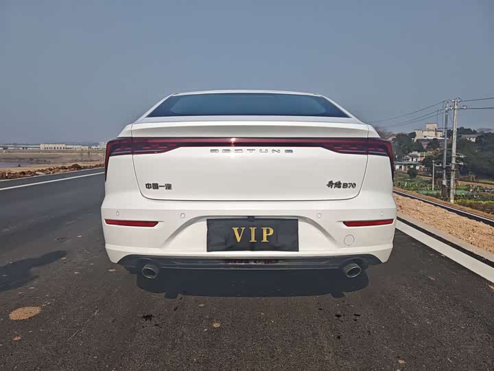 Фото 6 - Bestune B70