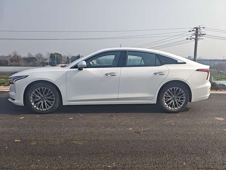 Фото 8 - Bestune B70