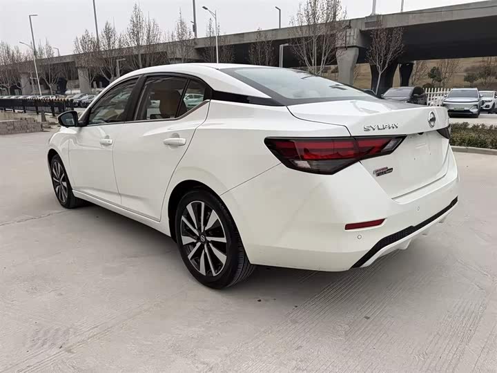 Фото 8 - Nissan Sylphy