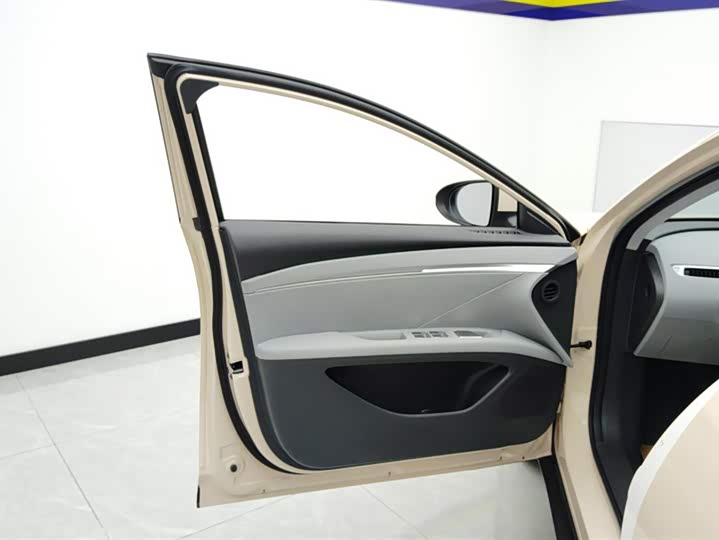 Фото 7 - XPeng Mona M03