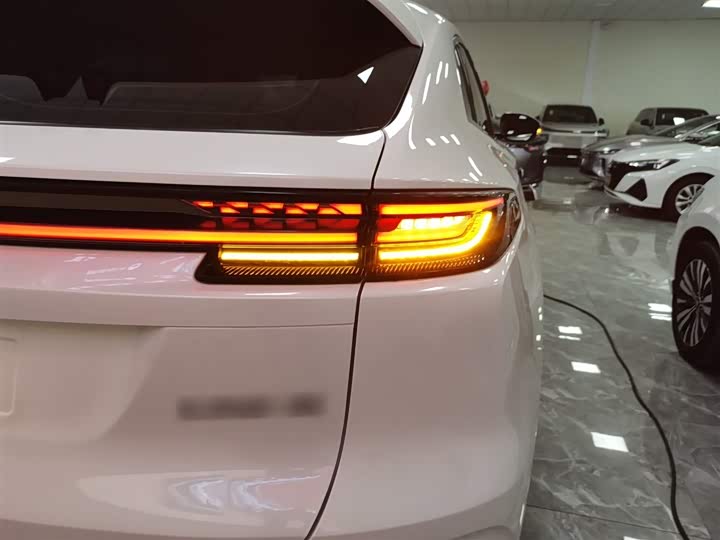 Фото 8 - Changan UNI-K