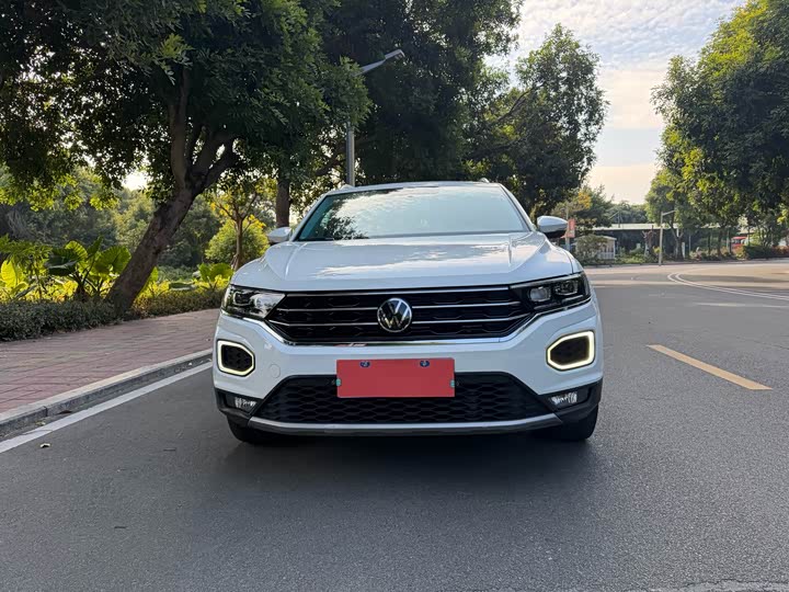 Фото 2 - Volkswagen T-Roc
