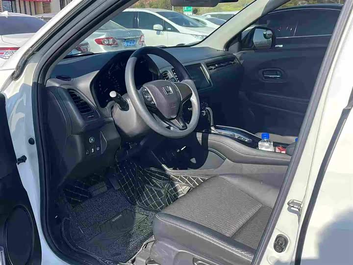 Фото 3 - Honda Vezel