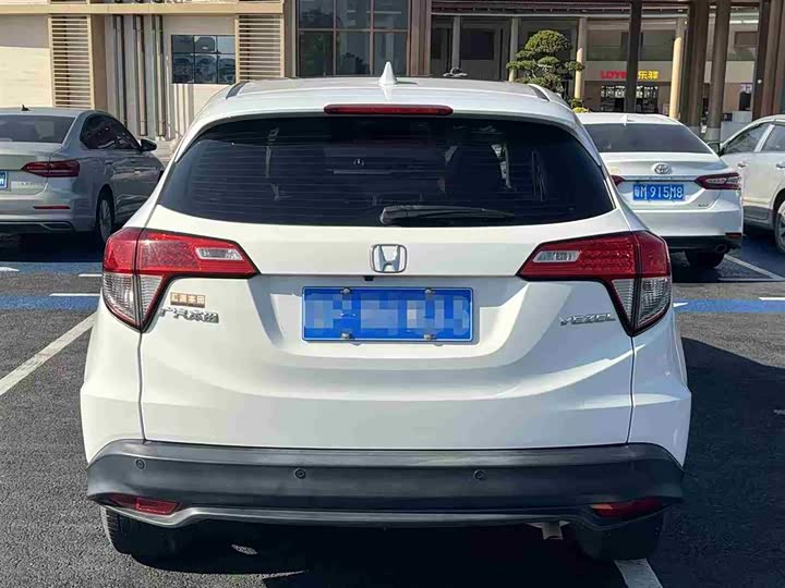 Фото 7 - Honda Vezel