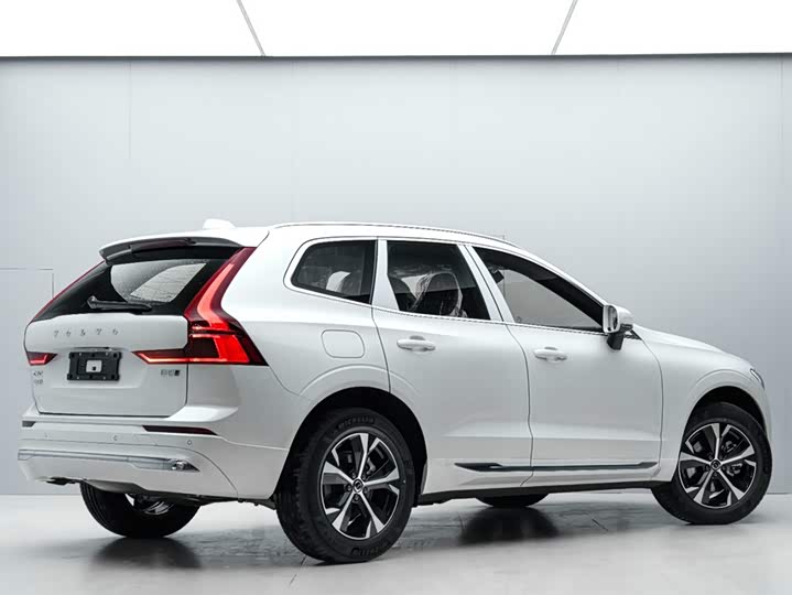Фото 5 - Volvo XC60