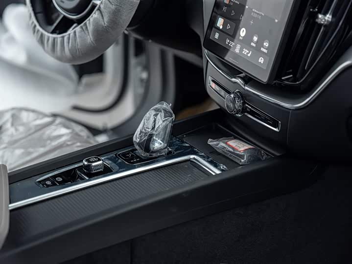 Фото 9 - Volvo XC60