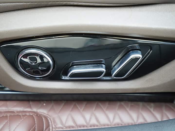 Фото 6 - BYD Han