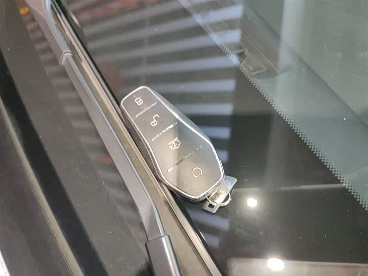 Фото 9 - BYD Qin L