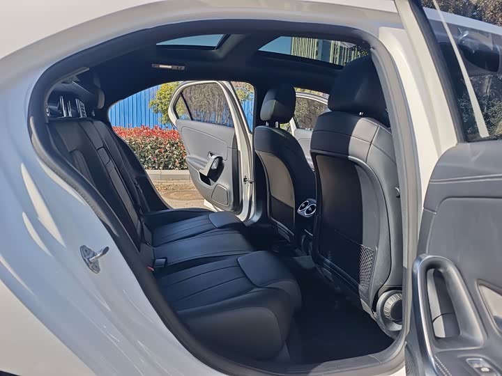 Фото 8 - Mercedes-Benz A-Class