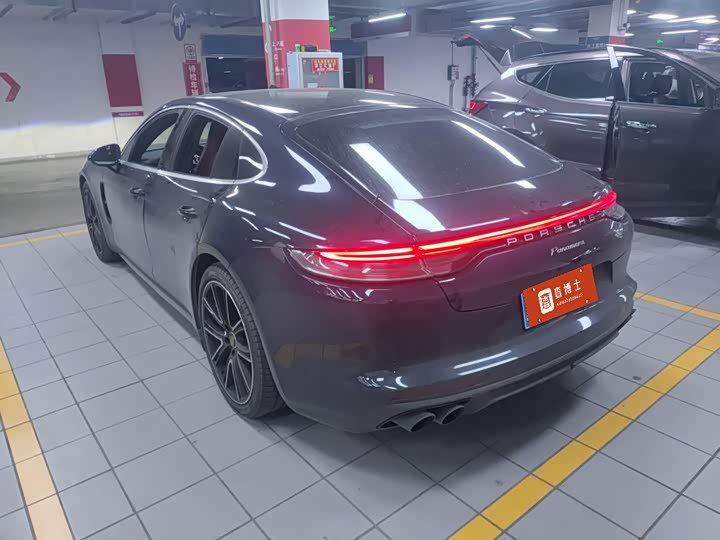 Фото 4 - Porsche Panamera