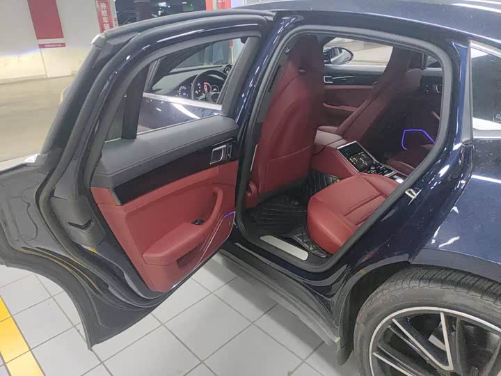 Фото 7 - Porsche Panamera