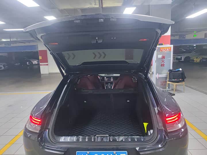 Фото 9 - Porsche Panamera