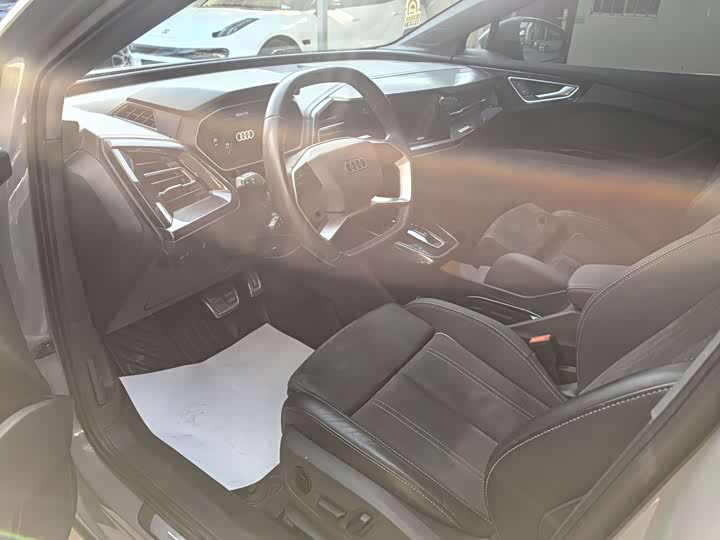 Фото 6 - Audi Q4 e-tron