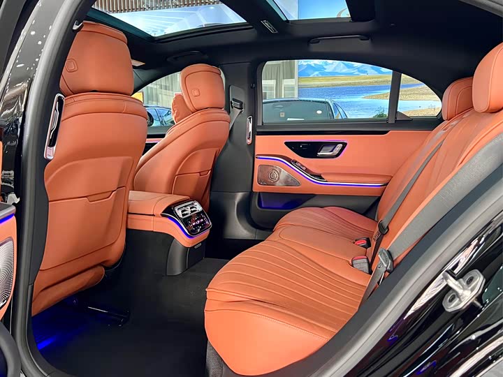 Фото 9 - Mercedes-Benz S-Class