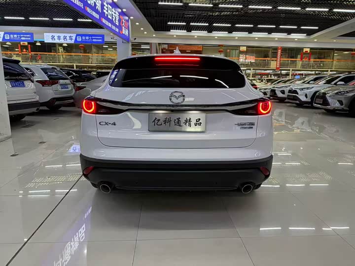 Фото 4 - Mazda CX-4