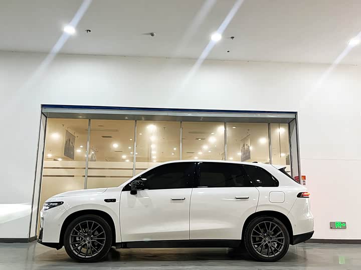 Фото 2 - Leapmotor C10