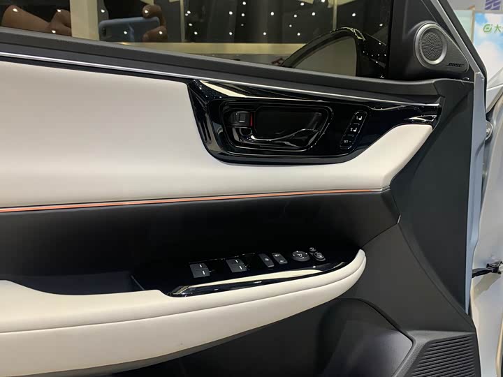 Фото 5 - Honda e:NS2