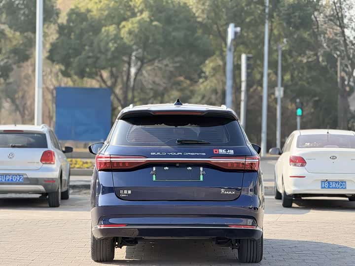 Фото 3 - BYD Song Max Hybrid