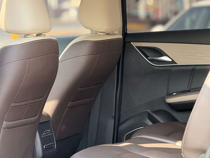 Фото 9 - BYD Song Max Hybrid