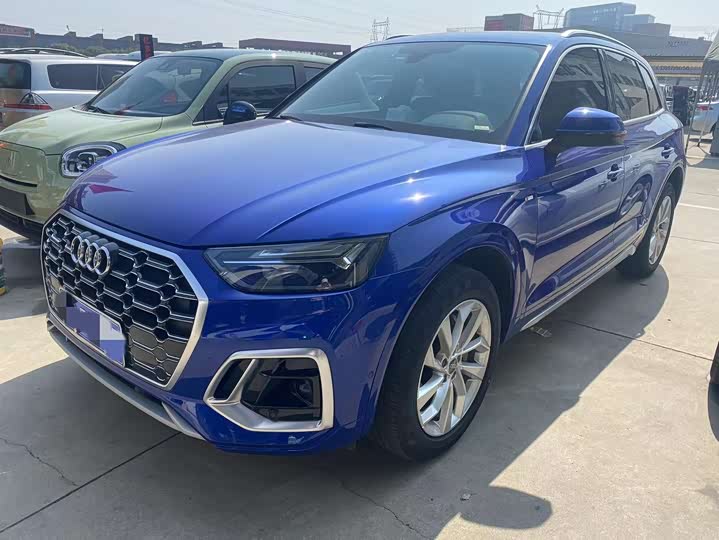 Фото 1 - Audi Q5L