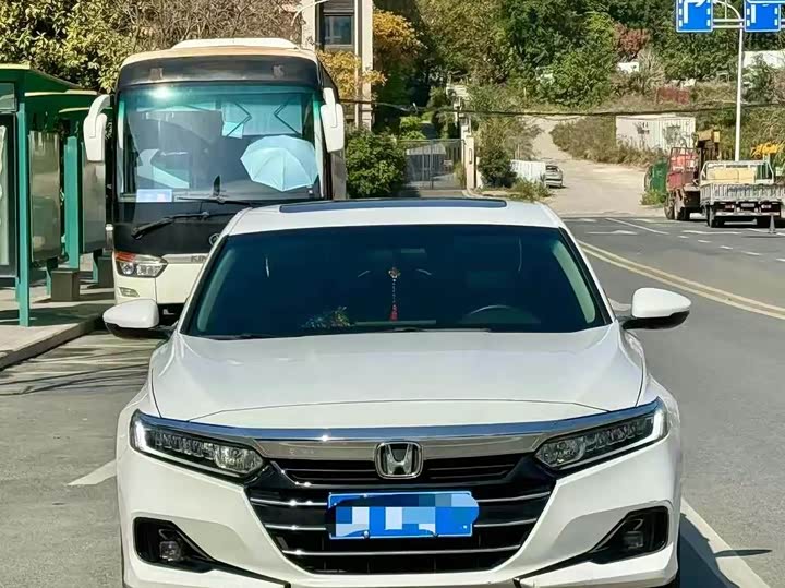 Фото 2 - Honda Accord