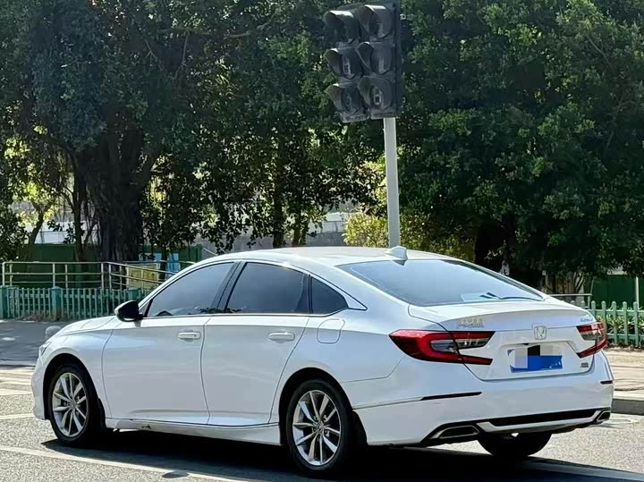 Фото 5 - Honda Accord