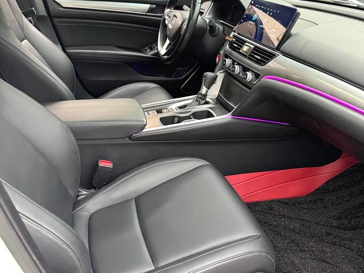 Фото 7 - Honda Accord