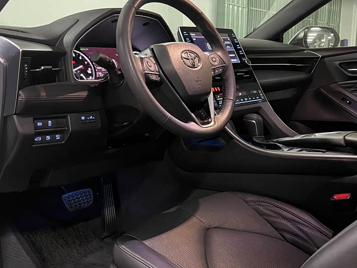 Фото 5 - Toyota Avalon