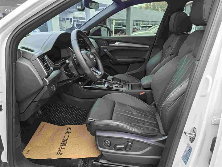 Фото 6 - Audi Q5L