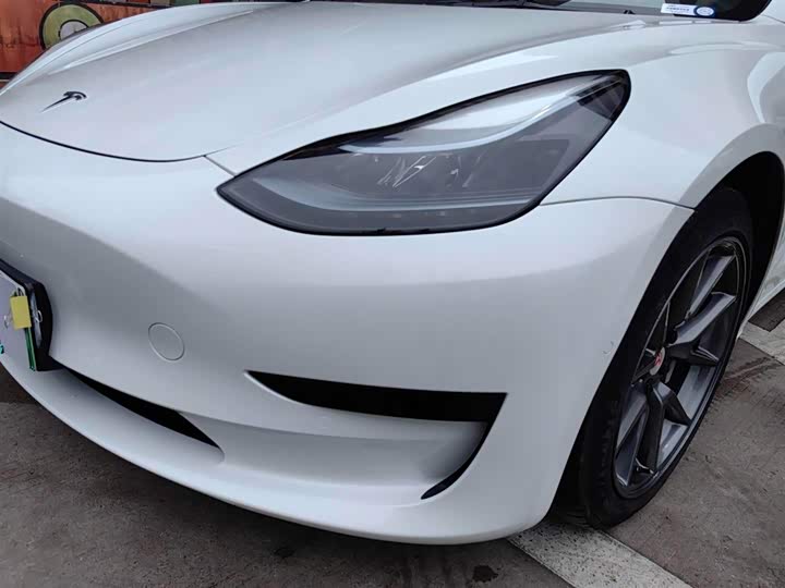 Фото 4 - Tesla Model 3