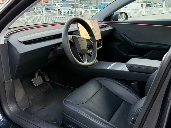 Фото 4 - Tesla Model 3