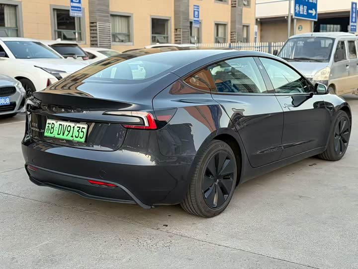 Фото 7 - Tesla Model 3