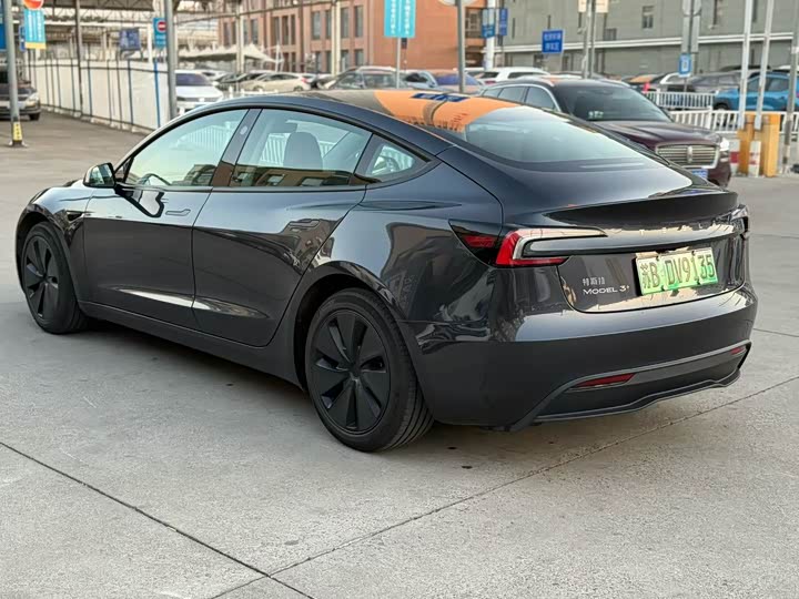 Фото 9 - Tesla Model 3