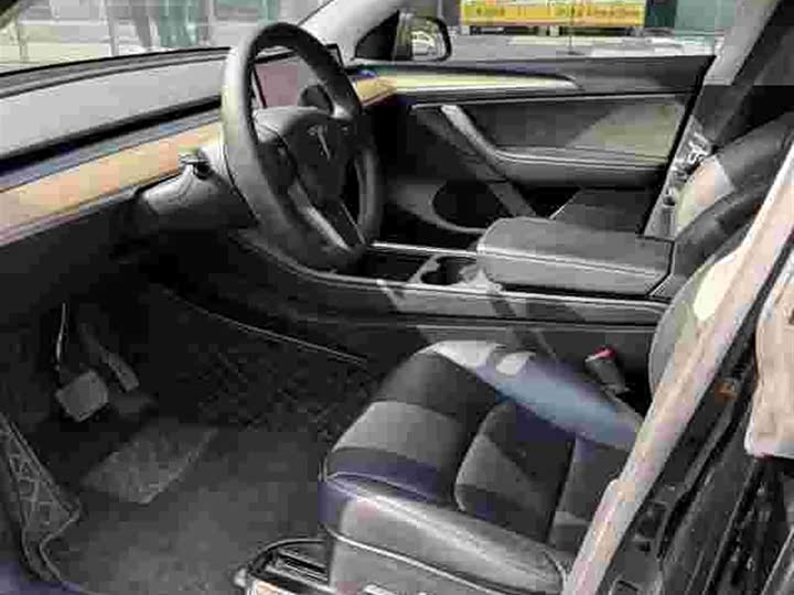 Фото 4 - Tesla Model Y