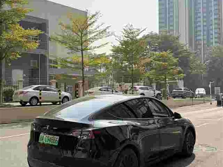 Фото 7 - Tesla Model Y