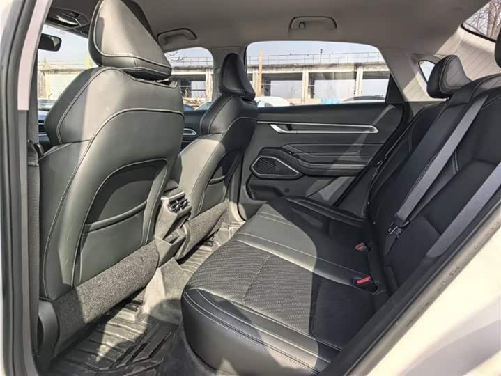 Фото 6 - Geely Emgrand