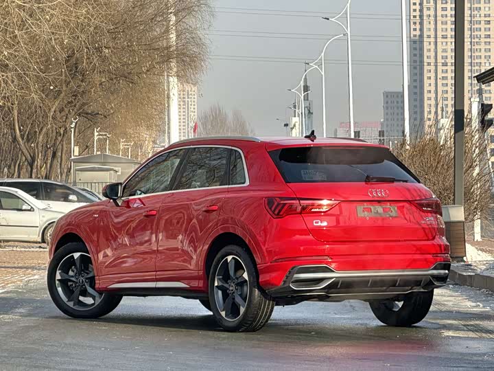 Фото 4 - Audi Q3