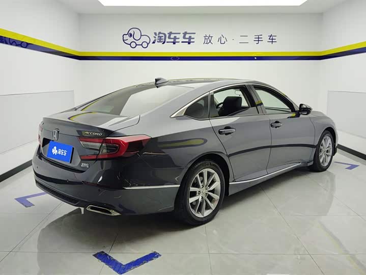 Фото 3 - Honda Accord