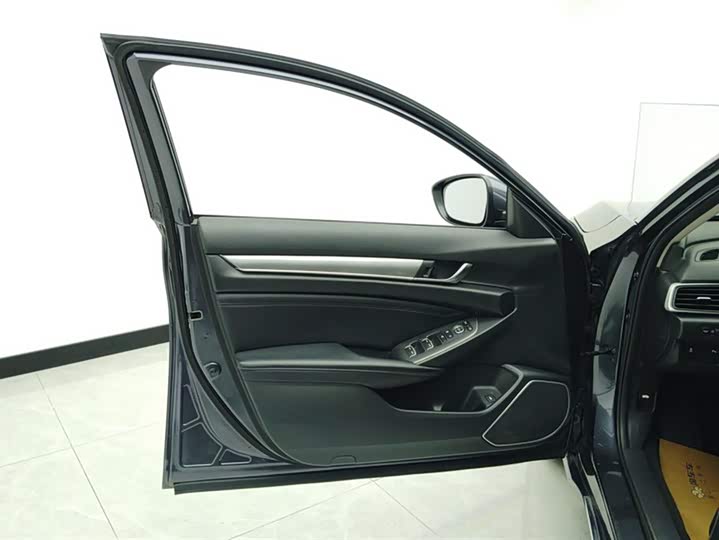 Фото 7 - Honda Accord