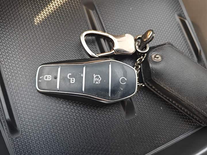 Фото 9 - BYD Qin Plus