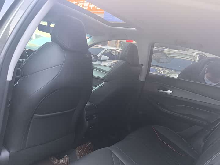 Фото 8 - Geely Binrui