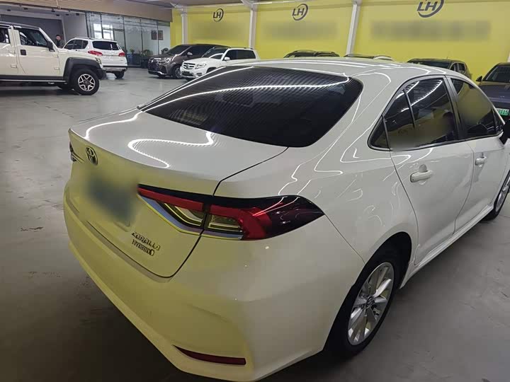 Фото 7 - Toyota Corolla