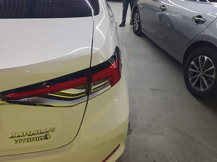 Фото 8 - Toyota Corolla